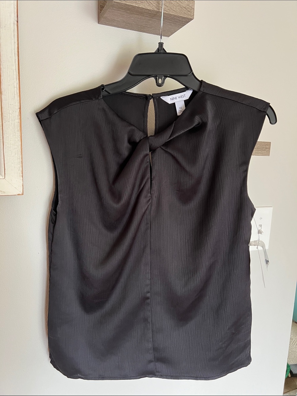 ♠️NWT♠️Nine West Black Sleeveless Twist-Front Camisole